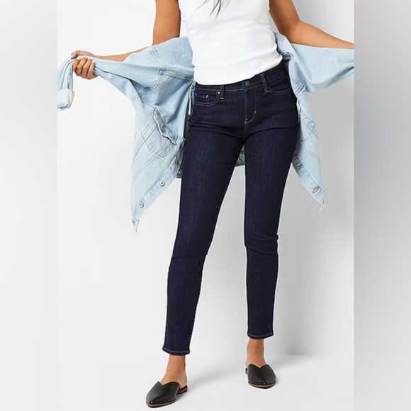 a.n.a. A NEW APPROACH Skinny Jeans -Dark Wash - EUC - Size 10 - Picture 2 of 5